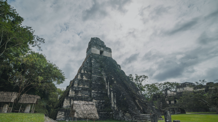 Superestructuras Antiguas - Tikal, la ciudad de la jungla