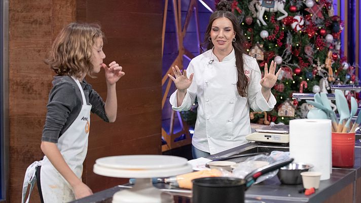MasterChef - Inés Hernand ayuda a Ana en MasterChef Junior 11