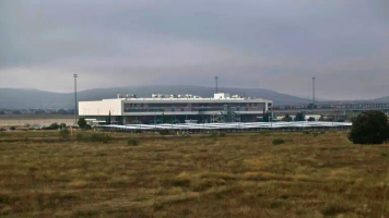 Una macrofiesta no autorizada rene a cientos de personas junto al aeropuerto de Ciudad Real