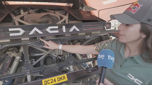 Cristina Gutirrez muestra los secretos de su coche para el Dakar