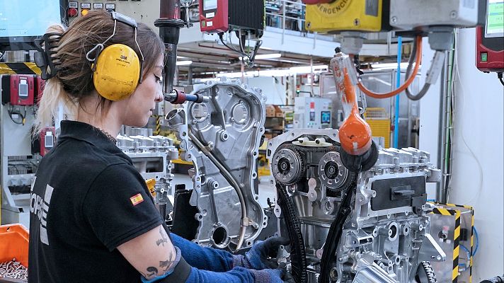 Telediario 1 - El paro baja en diciembre en 25.300 personas y se suman 35.500 afiliados a la Seguridad Social