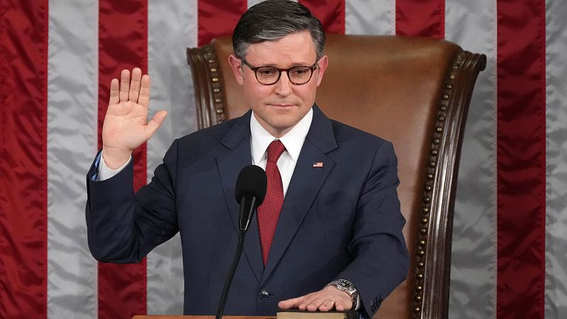 El republicano Mike Johnson, reelegido presidente de la C�mara de Representantes de EE.UU. en una votaci�n ajustada