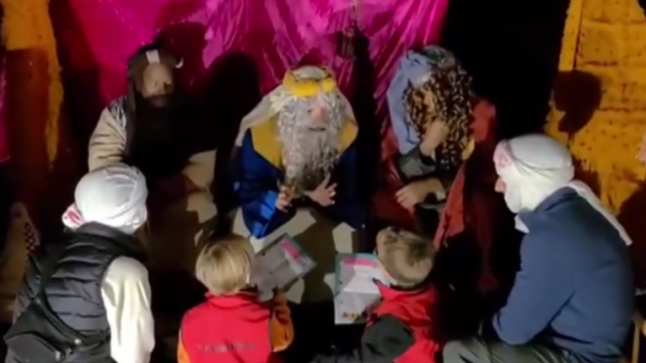 Telediario 2 - Los Reyes Magos charlan con algunos niños en Marruecos antes de llegar a España