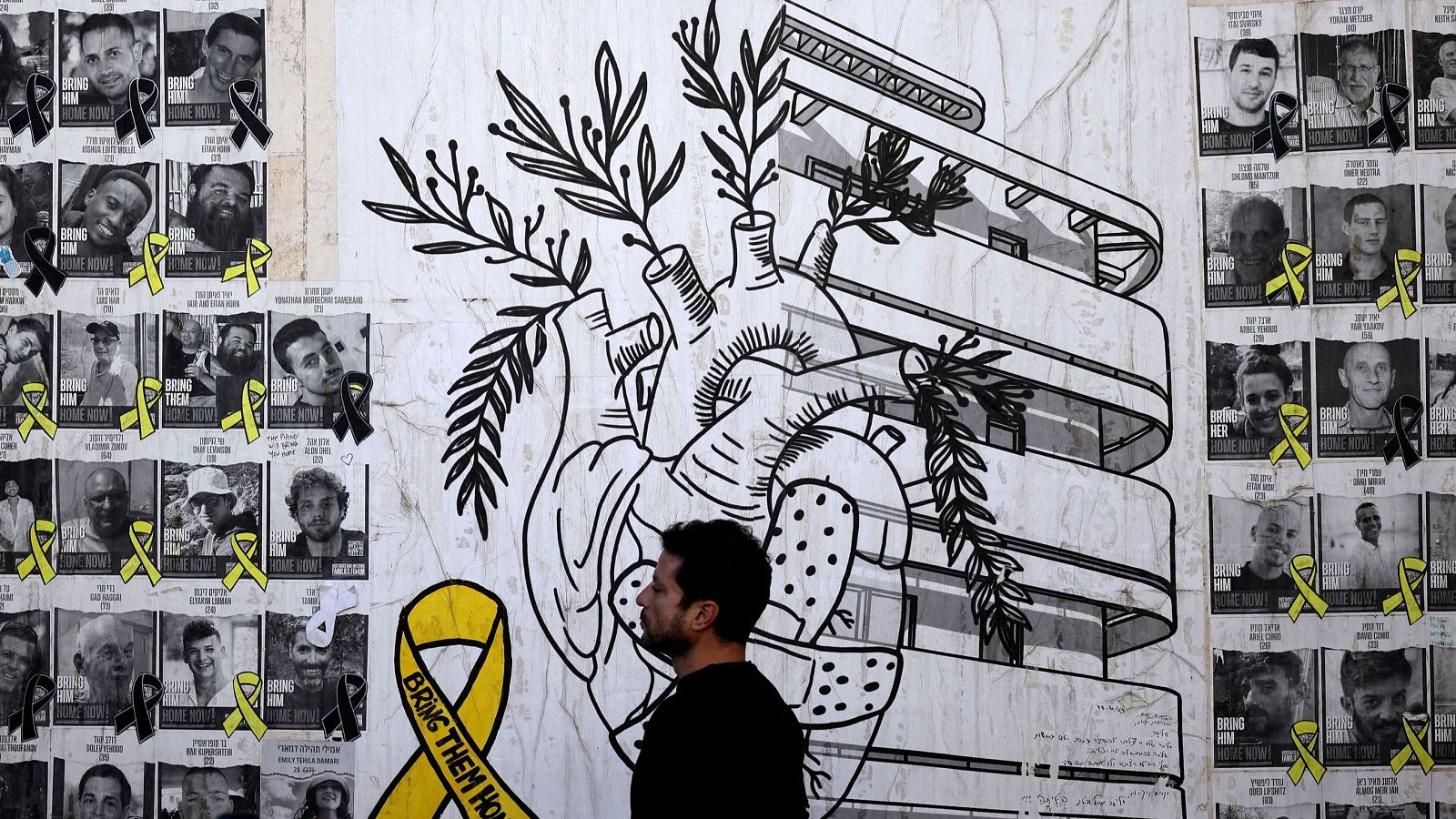 Una exposición en Tel Aviv muestra las huellas del ataque de Hamás | Ver