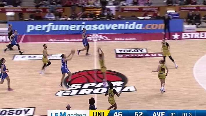 Baloncesto en RTVE - Vilaró anota un triplazo desde el medio campo en la victoria de Perfumerías Avenida a Girona