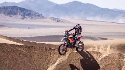 La "cena de Reyes" de Edgar Canet en el vivac de la etapa marat�n