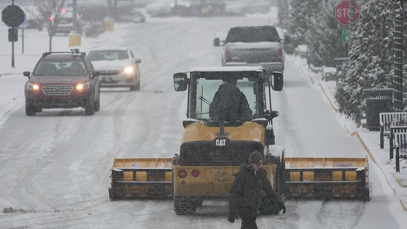 Temporal de frío, ventiscas y fuertes nevadas en el centro de EE.UU. | Ver