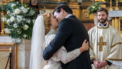 As� ha sido la boda m�s esperada: Jana y Manuel se casan en 'La promesa'