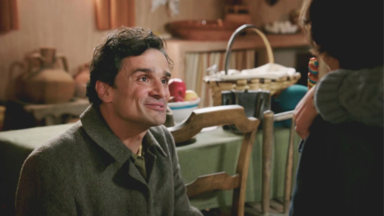 Pietro conoce a su nieto - Salón de té La Moderna | Ver