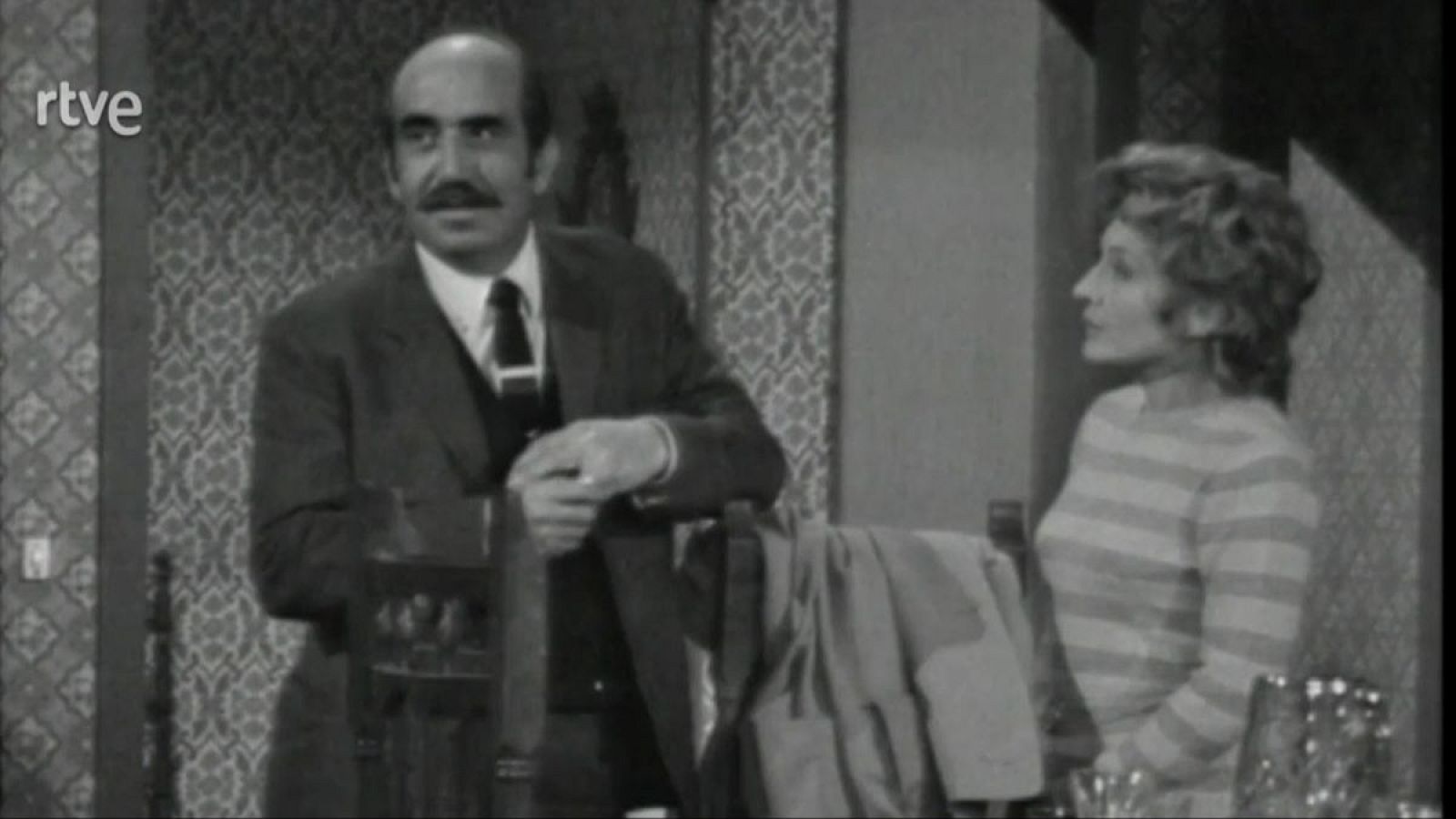 Bajo el mismo techo - El jefe viene a cenar - Bajo el mismo techo | Ver