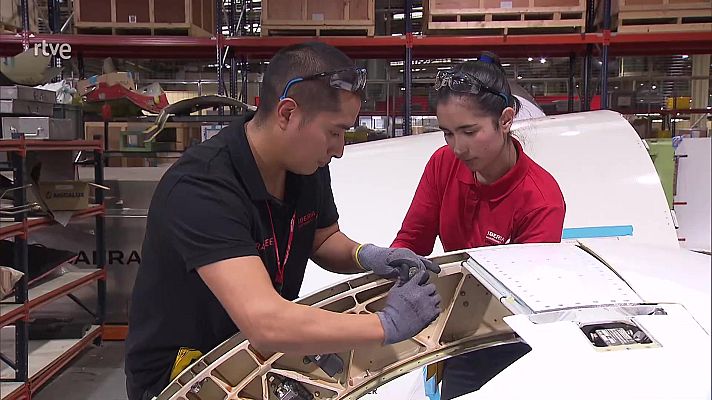 Aquí hay trabajo - Futuros mecánicos de aviones
