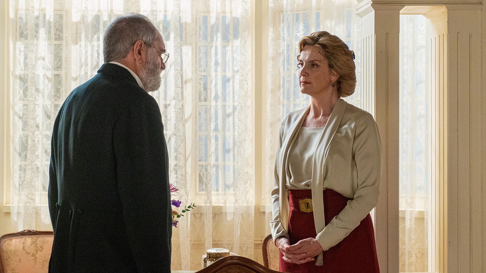 La Promesa: Cruz ordenó a Rómulo matar a Leocadia - La promesa | Ver