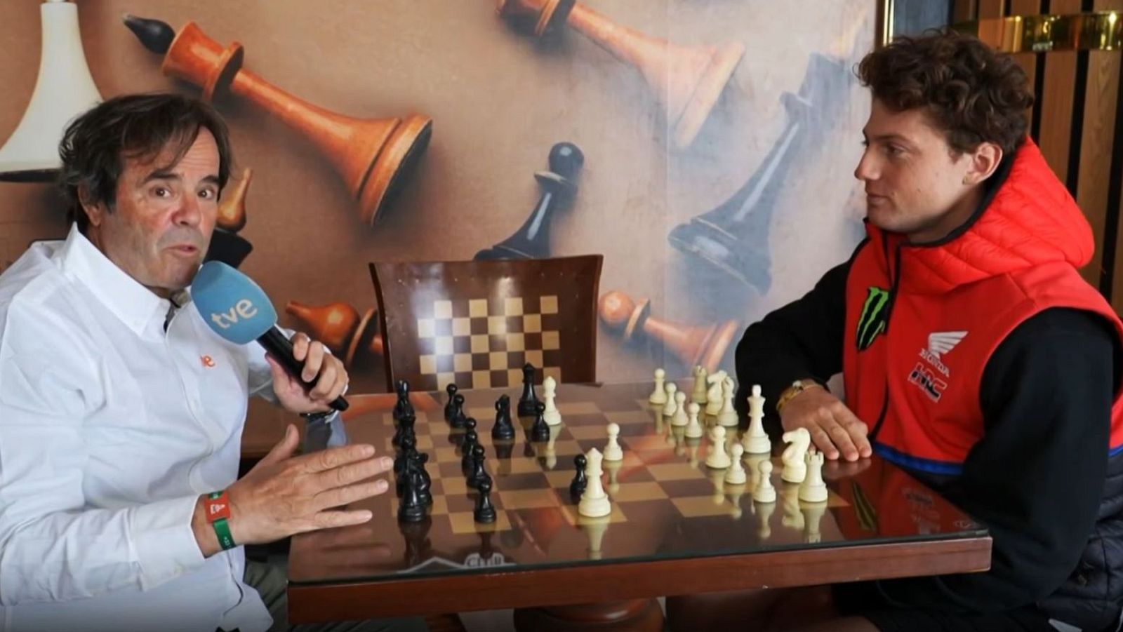 Tosha Schareina prepara el asalto al liderato del Dakar | Ver