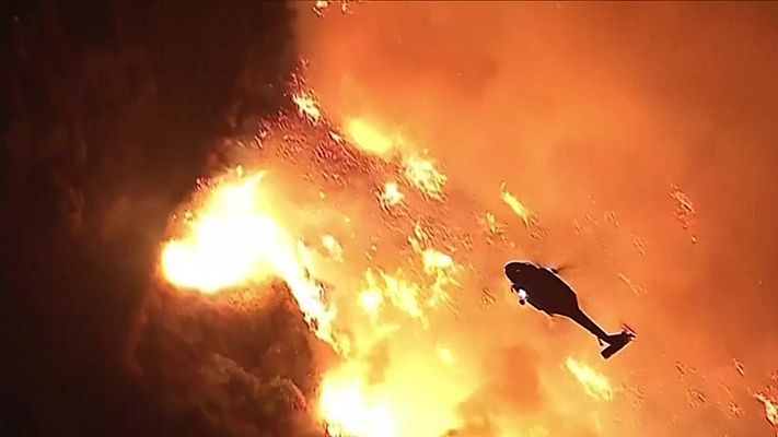 Telediario 1 - Artistas sin casas, galas de premios aplazadas: el incendio en Los Ángeles golpea a Hollywood