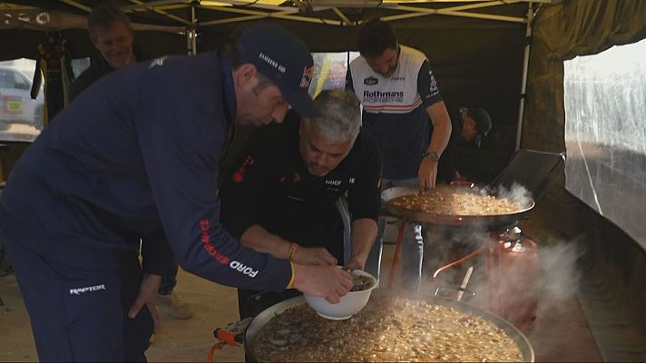 Telediario 2 - Nandu Jubany conquista el Dakar con su paella en la jornada de descanso