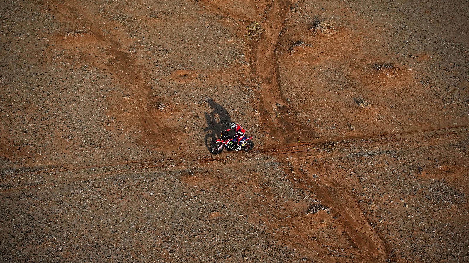 Schareina pierde terreno en el Dakar: "Todo puede pasar" | Ver