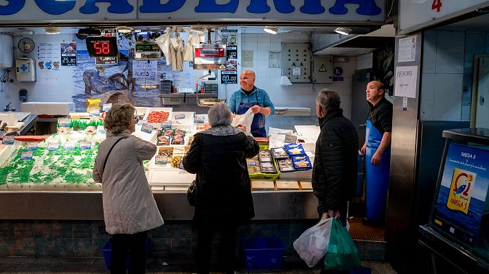 Telediario 1 - Los hogares encaran la cuesta de enero: el 48% tendrá dificultades para llegar a fin de mes, según la OCU
