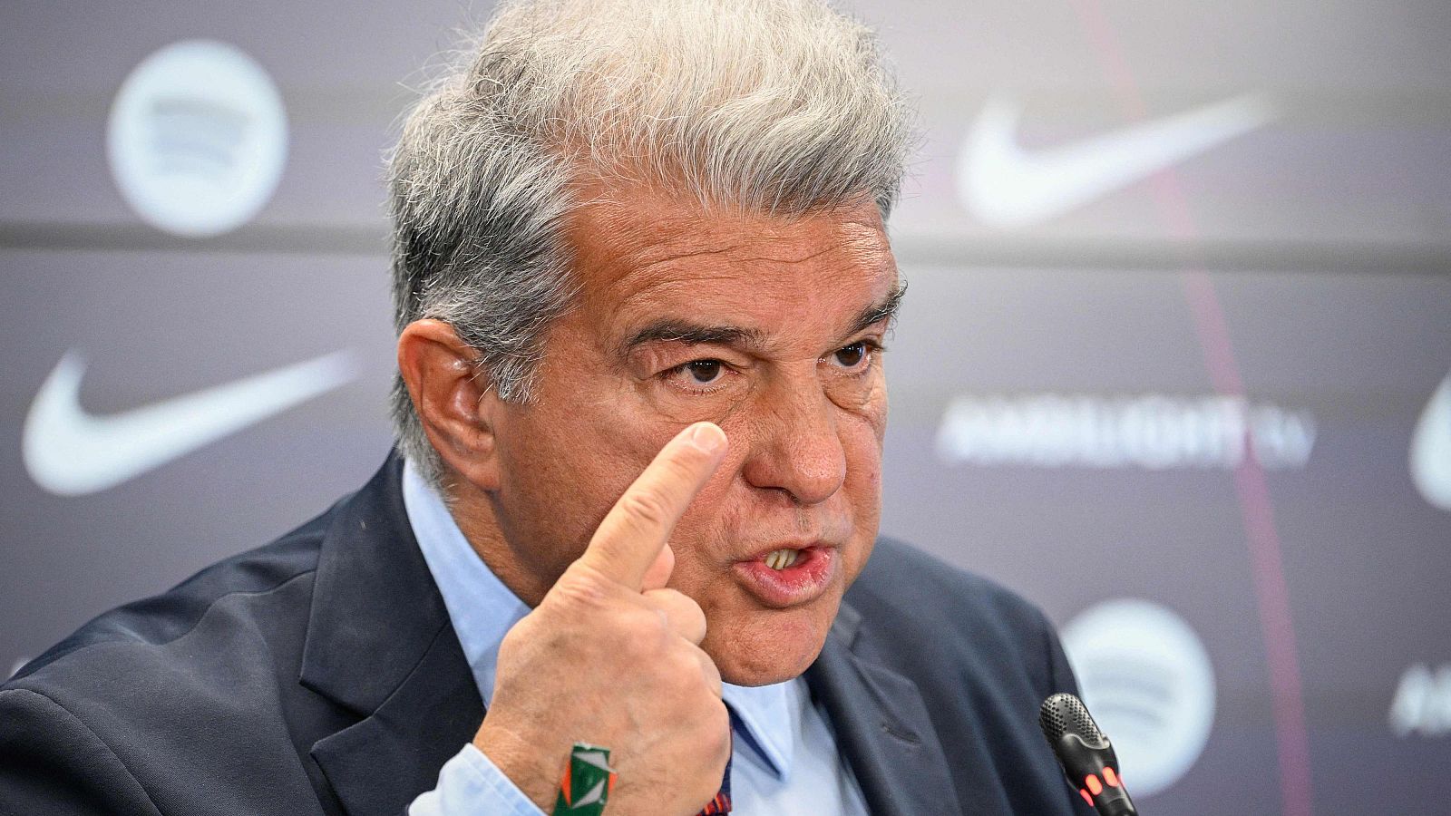 Laporta: "No insulté a nadie ni di patadas al mobiliario" - España en 24h | Ver