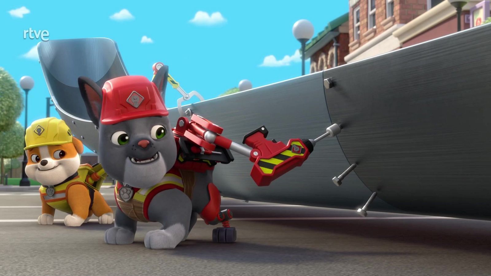 El equipo construye una tienda de bicis - Equipo Rubble | Ver