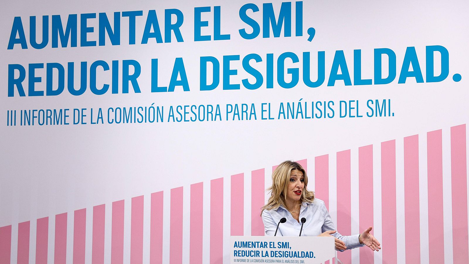 Arranca la negociación para subir el salario mínimo - Telediario 1 | Ver