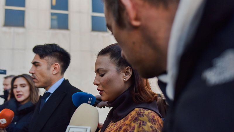 Errejón comparecerá ante el juez tras la declaración de Elisa Mouliáa, acusado de agresión sexual - La hora de La 1 | Ver