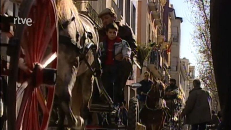 Tres Tombs a Vilanova i la Geltrú - Catalunya avui - Arxiu - Catalunya avui | Veure