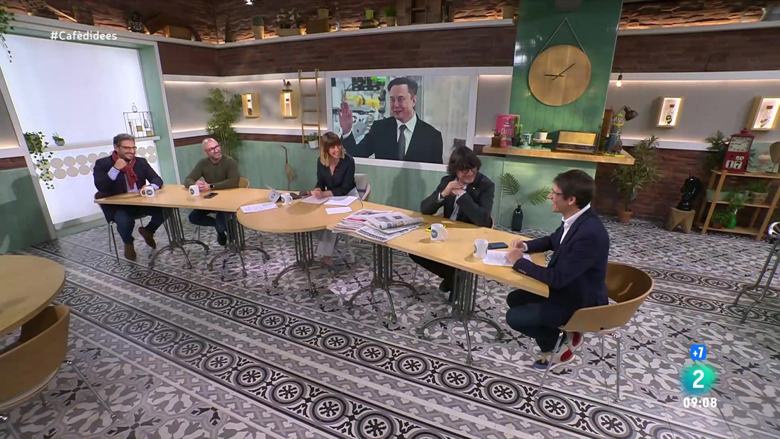 L'actor presenta la sèrie 'Custodia repartida'. La terapeuta sexual Andrea Aguilar presenta llibre. I parlem amb Tica Font del Centre Delàs