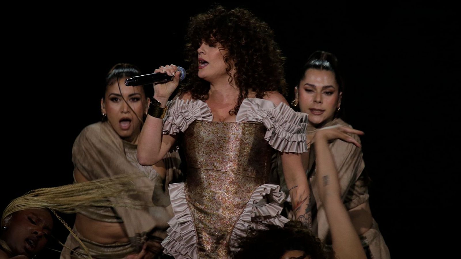 Benidorm Fest 2025: Mel Ömana canta "I'M A QUEEN" | Ver