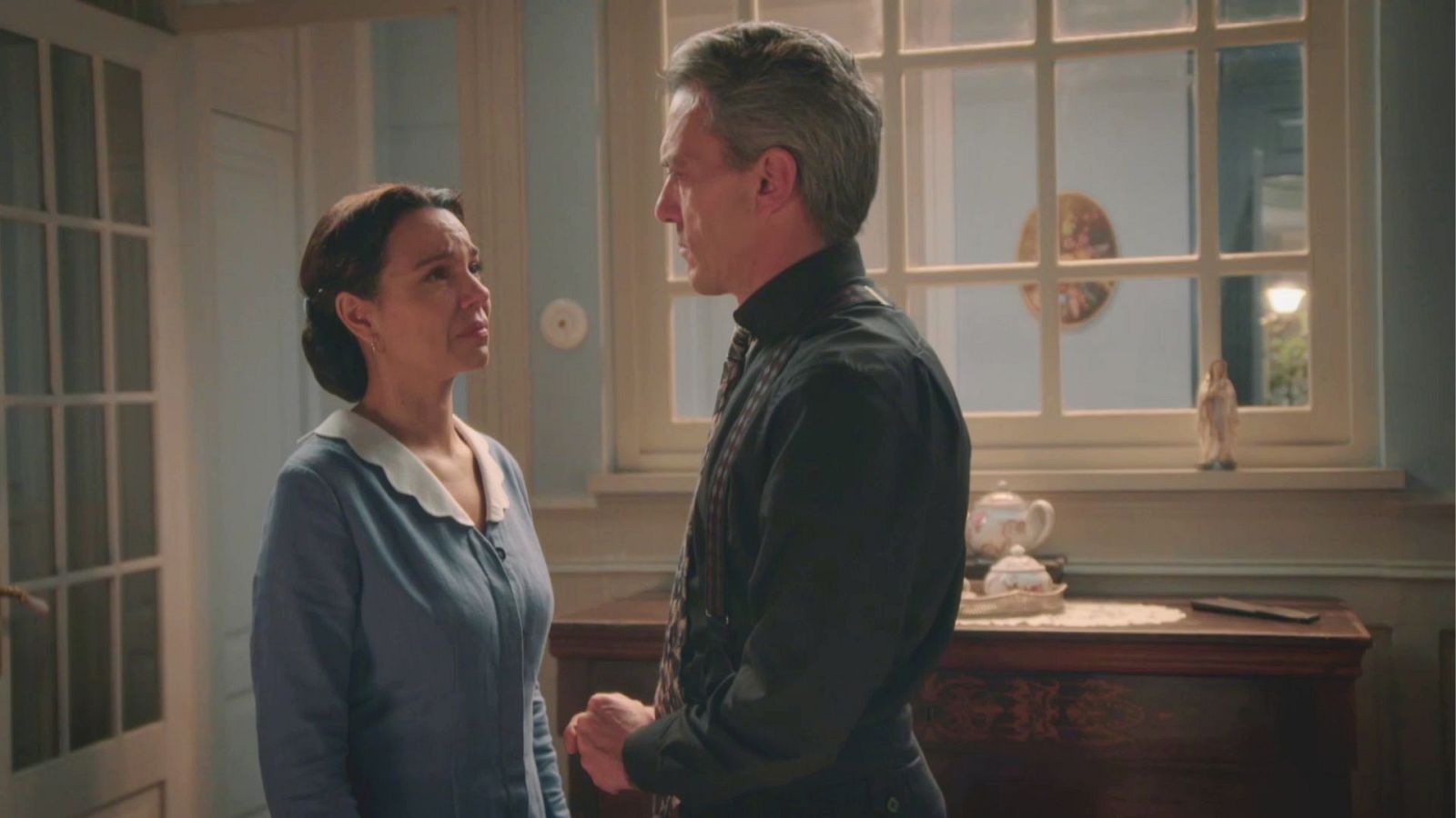 Pepita quiere quedarse con Emiliano - Salón de té La Moderna | Ver