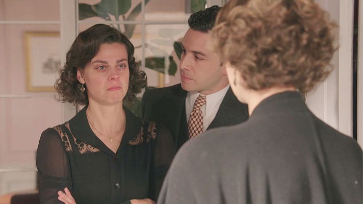 Salón de té La Moderna - Maruja pide permiso a Mercedes para ir al entierro de César