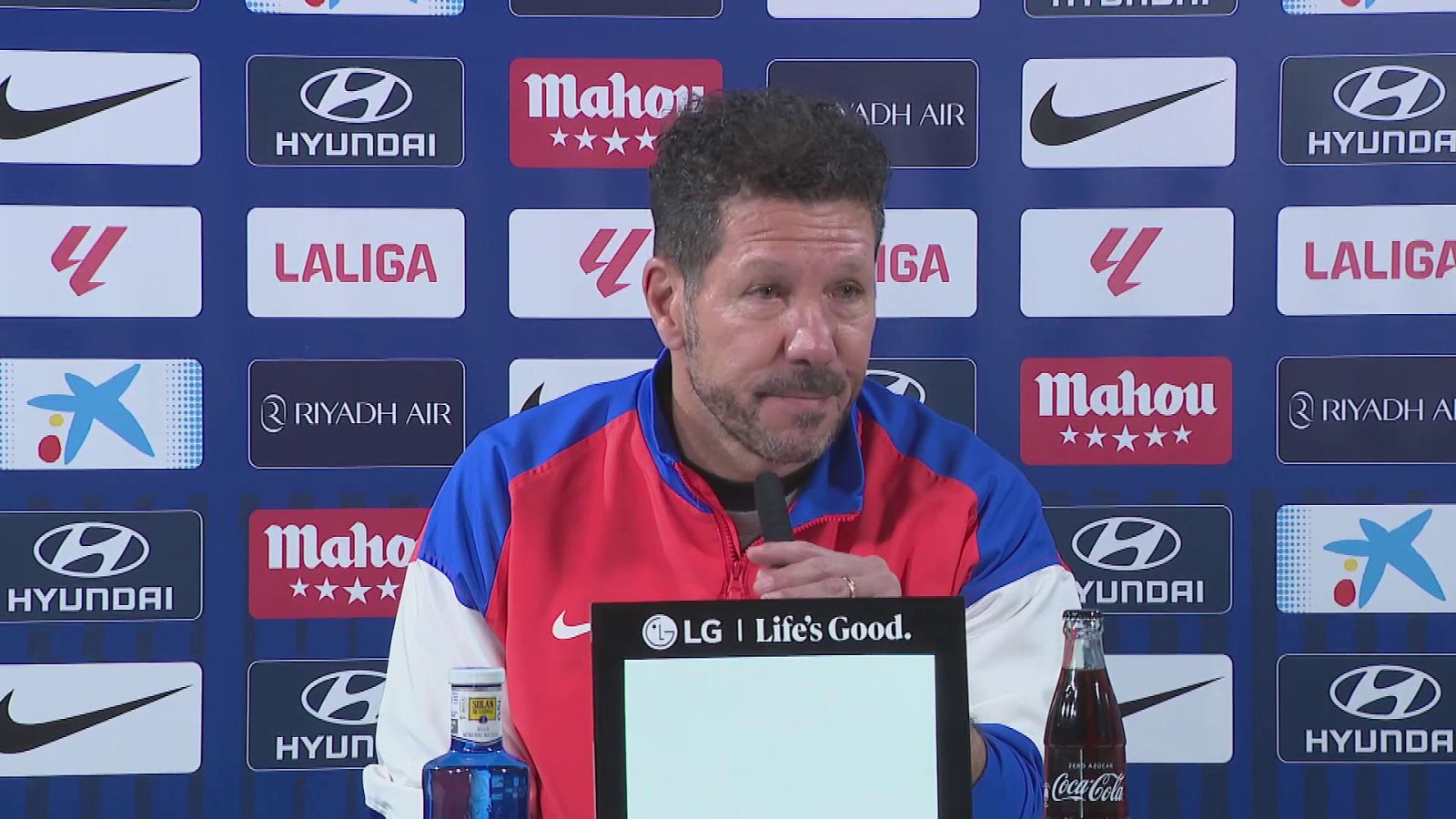 Simeone: "Hubo episodios como los que hay hace 100 años" - Fútbol | Ver
