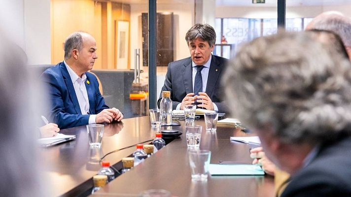 Telediario 1 - Puigdemont suspende las negociaciones con el PSOE y exige una reunión urgente