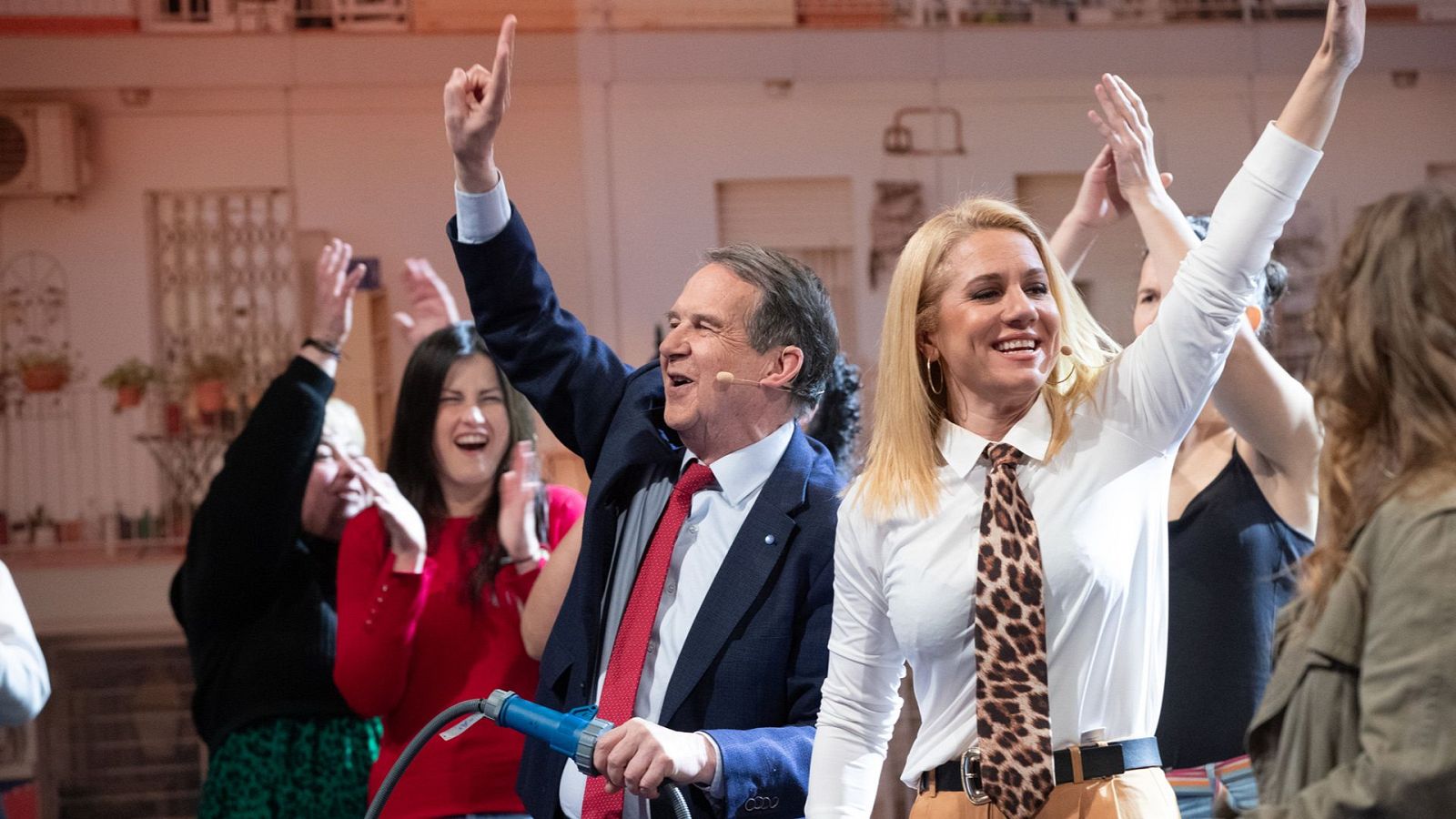 Al cielo con ella - Abel Caballero inaugura el nuevo plató - Al cielo con ella | Ver