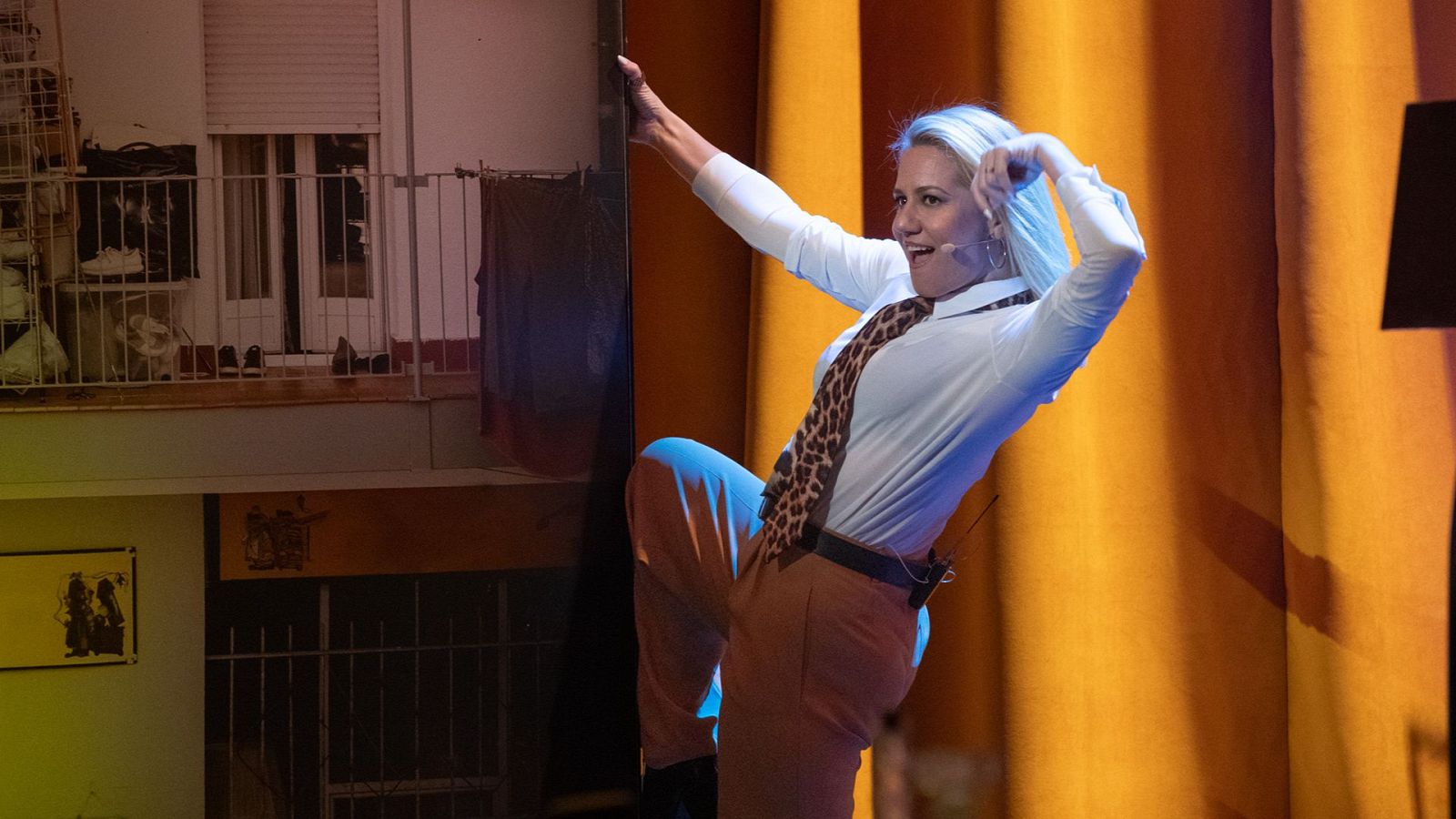 Beatriz de Vicente se cuela en el monólogo de Henar Álvarez - Al cielo con ella | Ver