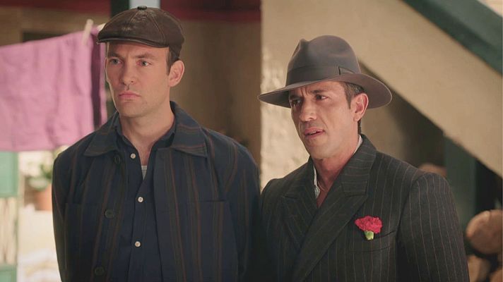 Salón de té La Moderna - Los prestamistas buscan a Miguel y Trini en la corrala