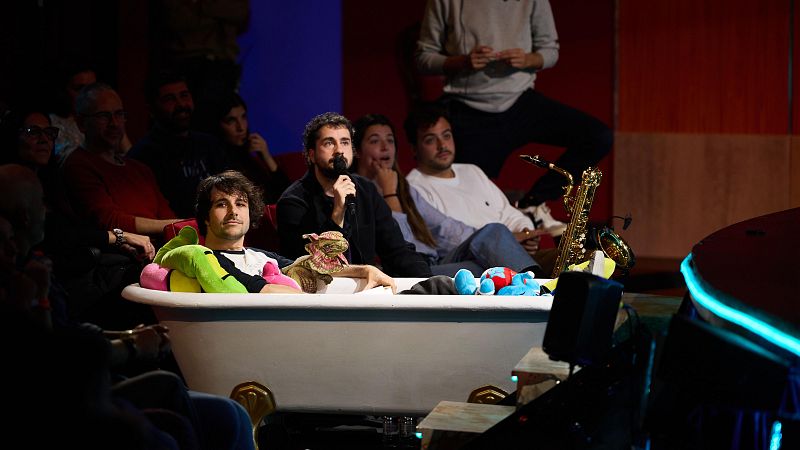 La Revuelta | Cervillego de la Cruz existe y el cambio entre bañera y bidé