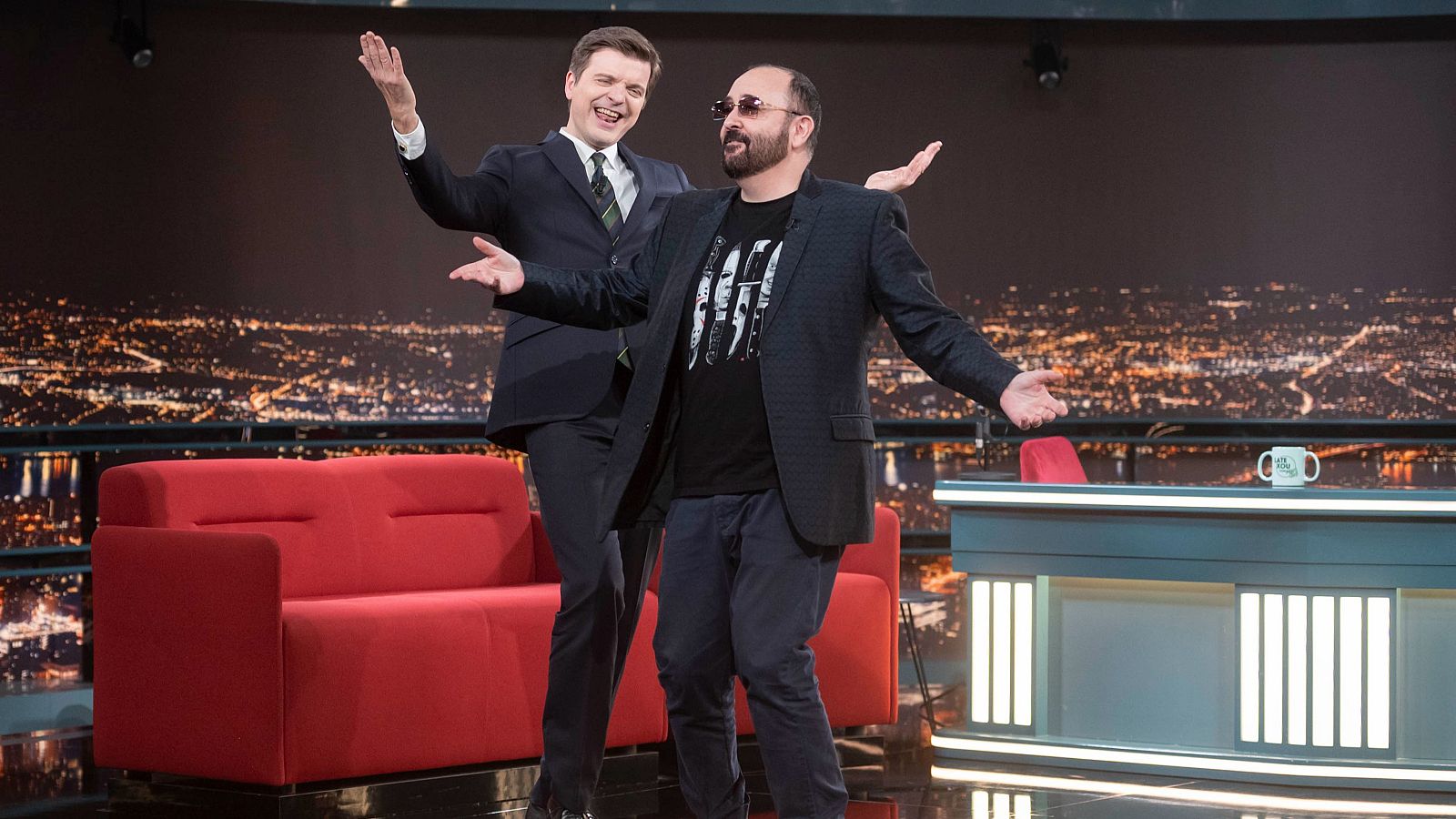 Las colecciones alucinantes de Carlos Areces - VER AHORA - Late Xou con Marc Giró | Ver