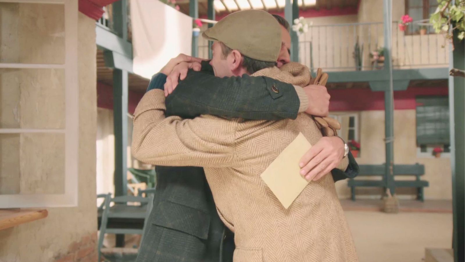 Elías se despide de Cañete - Salón de té La Moderna | Ver