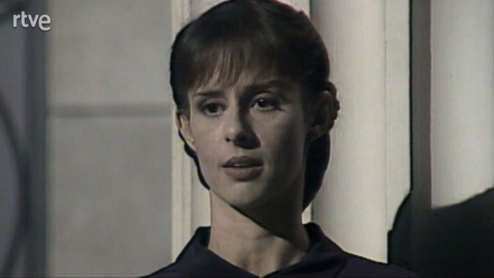 A Electra le sienta bien el luto - Regreso al hogar - A Electra le sienta bien el luto | Ver