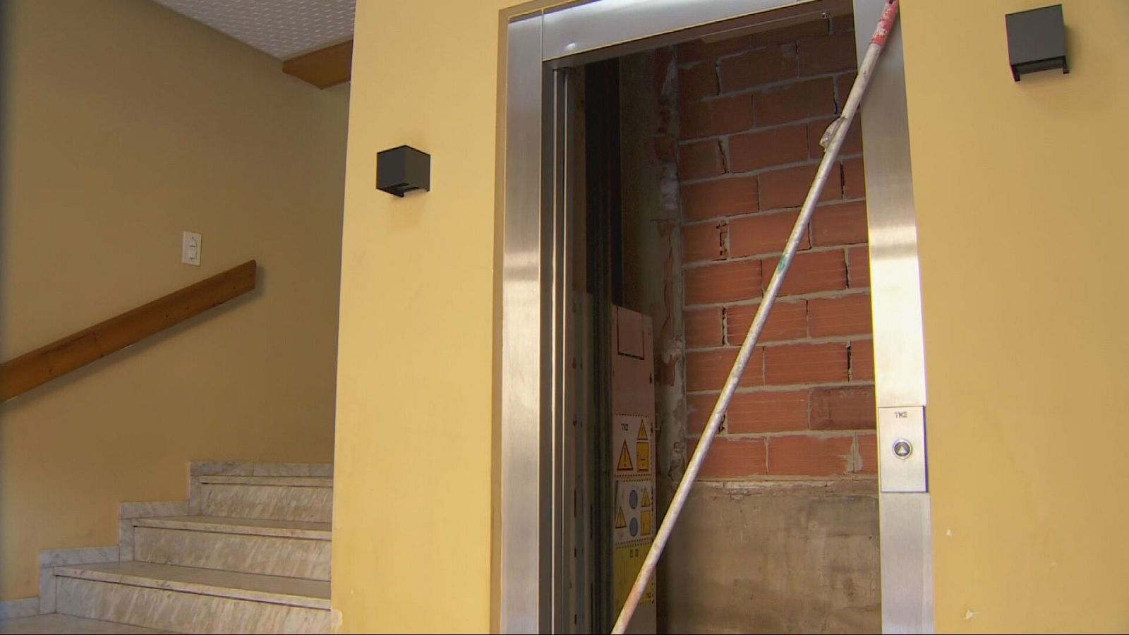 6.000 fincas en Valencia siguen sin ascensor tras la dana | Ver