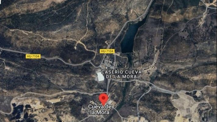 Telediario 2 - Una grieta en un embalse obliga a desalojar por cautela a los vecinos de Cueva de la Mora, en Huelva