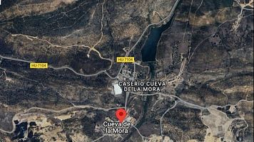 Desalojan la pedana de Cueva de la Mora, en Huelva, por una grieta en un embalse