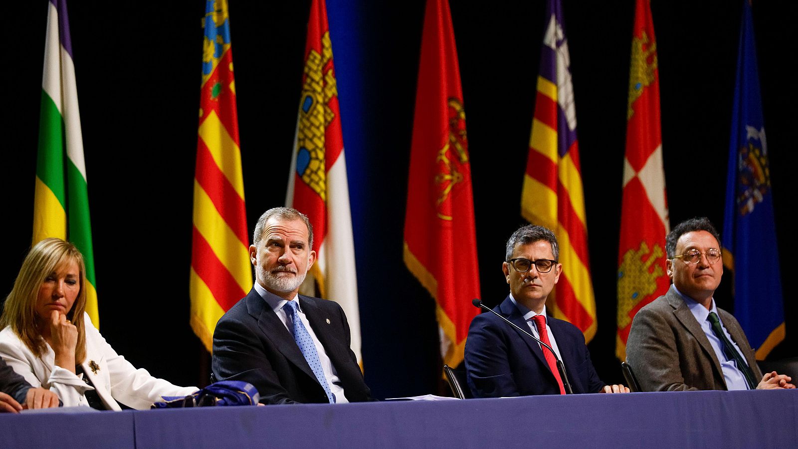 El rey pide una "conducta ejemplar" a la nueva promoción de jueces | Ver