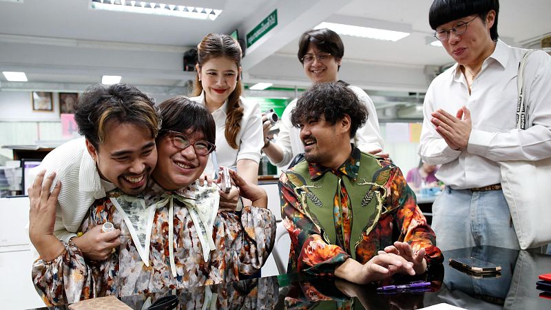 Entra en vigor el matrimonio igualitario en Tailandia - La tarde en 24h | Ver