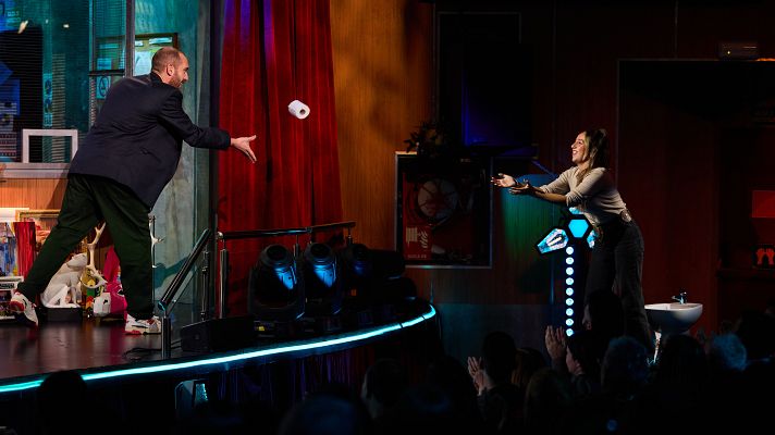 La Revuelta - La tradición de regalos con rima de Jorge Ponce