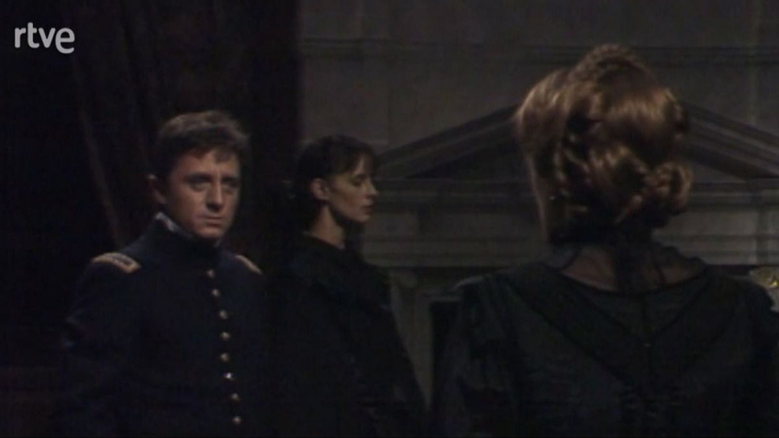 A Electra le sienta bien el luto - Los acosados - A Electra le sienta bien el luto | Ver