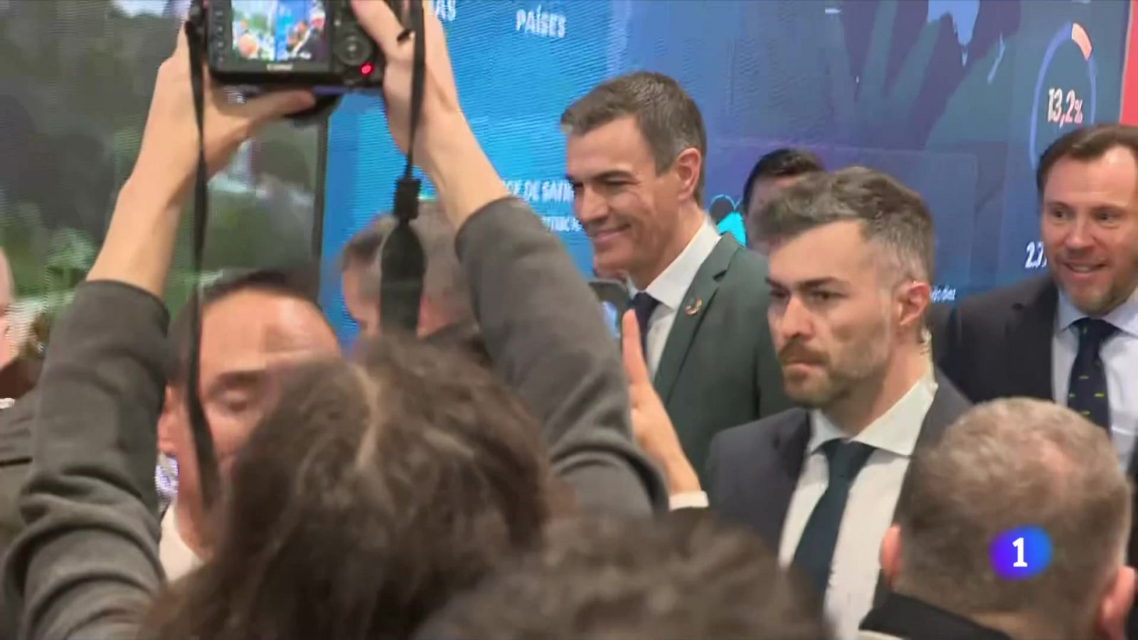 Sánchez insisteix en un decret òmnibus per aprovar les mesures socials - L'Informatiu | Veure