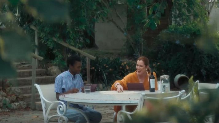 Telediario 1 - Elena Manrique debuta con su película 'Fin de Fiesta'