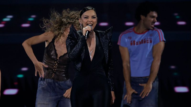 Benidorm Fest 2025 - Chenoa canta un Medley en la segunda semifinal | Ver