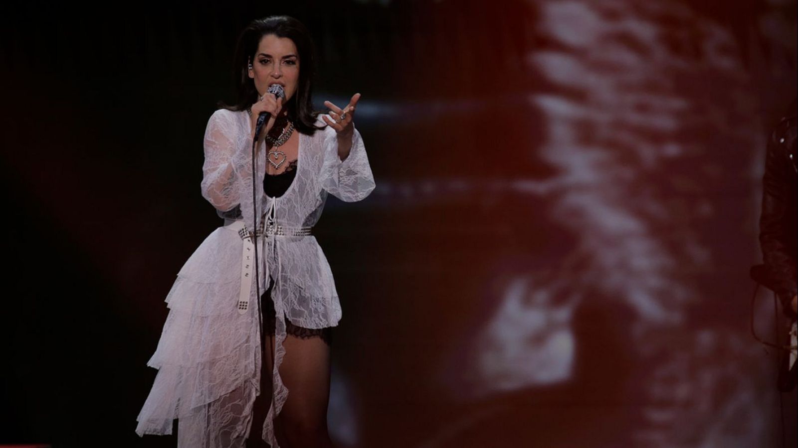 Benidorm Fest 2025 - Ruth Lorenzo canta "Dirty Love" en la segunda semifinal | Ver